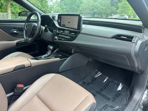 Used 2023 Lexus ES 350 w/ Premium Package FWD image 34