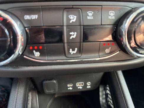Used 2023 Chevrolet TrailBlazer LT w/ Convenience Package AWD/4WD image 27
