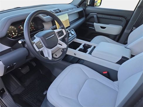 Used 2025 Land Rover Defender 110 S image 15