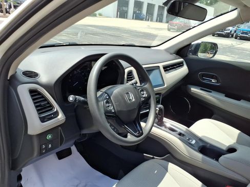 Used 2022 Honda HR-V EX image 17