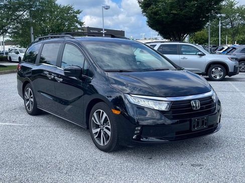 Used 2023 Honda Odyssey Touring image 3