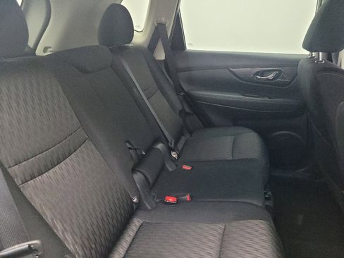 Used 2017 Nissan Rogue SV image 19