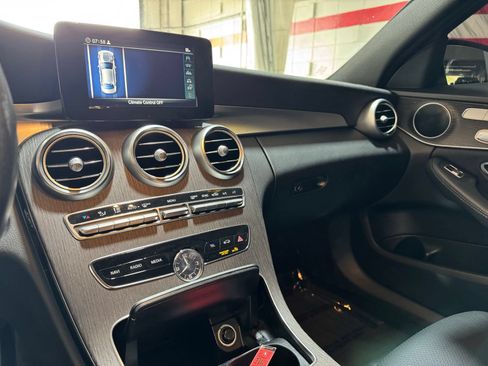 Used 2019 Mercedes-Benz C 300 4MATIC Sedan w/ Premium Package image 19