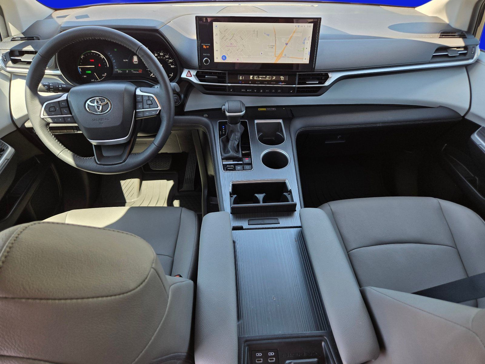Used 2026 Toyota Sienna XLE FWD image 19