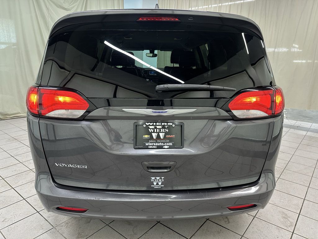 Used 2020 Chrysler Voyager Lxi FWD image 6