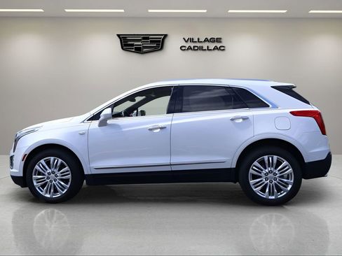 Used 2018 Cadillac XT5 Premium Luxury FWD image 2