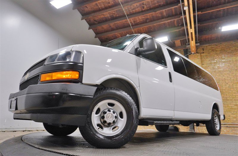 Used 2019 Chevrolet Express 3500 LS RWD image 3