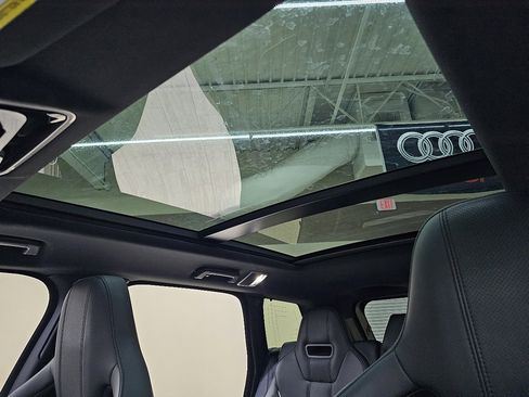 Used 2017 Land Rover Range Rover Sport SVR image 41