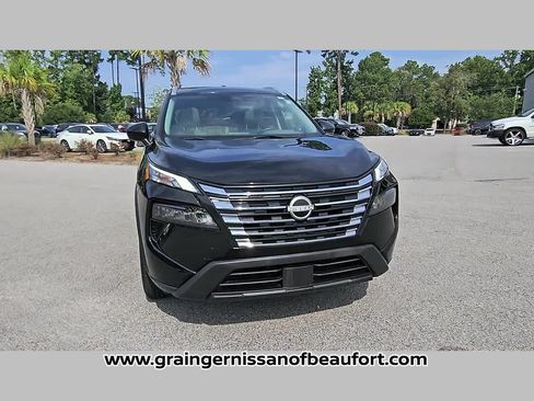 Used 2024 Nissan Rogue SV w/ SV Premium Package FWD image 19
