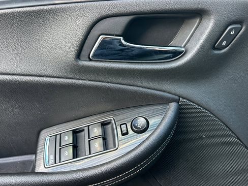 Used 2019 Chevrolet Impala LT image 11