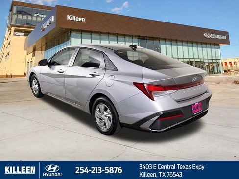 Used 2026 Hyundai Elantra SE FWD image 6