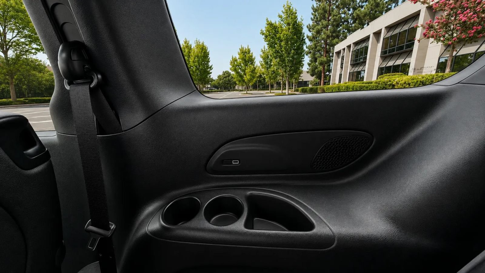 Used 2026 Chrysler Pacifica Limited FWD image 23