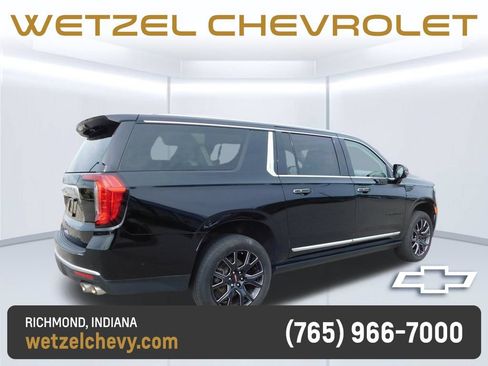 Used 2023 GMC Yukon XL Denali w/ Denali Reserve Package AWD/4WD image 3