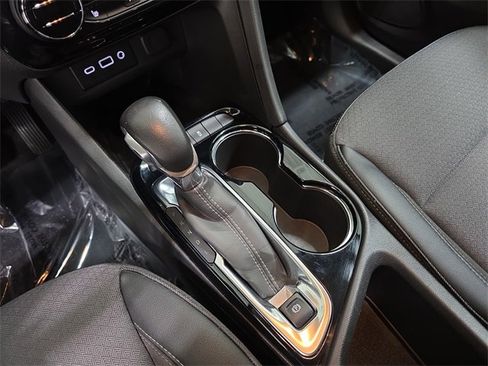 Used 2022 Buick Encore GX Select image 25