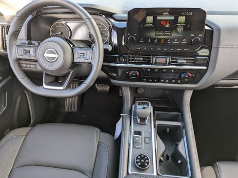 New 2025 Nissan Pathfinder SL image 22