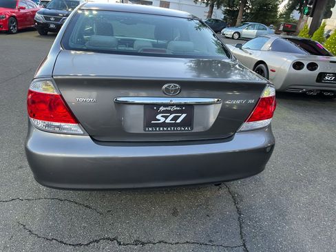 Used 2005 Toyota Camry XLE FWD image 4