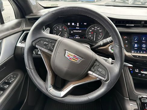 Certified 2023 Cadillac XT6 Sport w/ Platinum Package AWD/4WD image 18