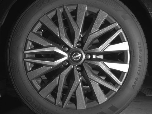 Used 2025 Nissan Altima 2.5 SV FWD image 14
