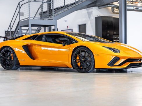 Used 2018 Lamborghini Aventador S AWD/4WD image 8