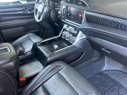 Used 2022 GMC Yukon XL Denali AWD/4WD image 19