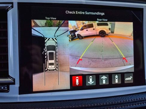 New 2026 Chrysler Pacifica Pinnacle w/ Trailer Tow Group AWD/4WD image 25
