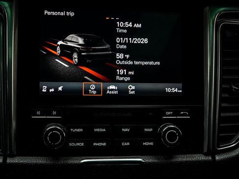 Used 2018 Porsche Macan S image 24