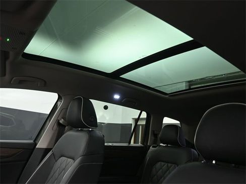 New 2026 Volkswagen Atlas SEL Premium R-Line image 2