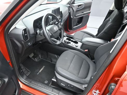 Used 2022 Ford Bronco Sport Badlands image 11