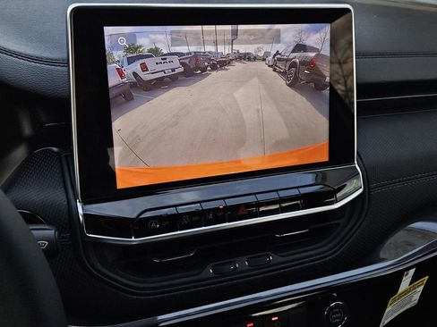 New 2026 Jeep Compass Latitude image 18