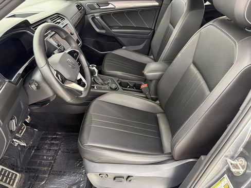 Used 2022 Volkswagen Tiguan SE R-Line AWD/4WD image 5