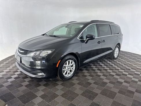 Used 2021 Chrysler Voyager Lxi FWD image 3