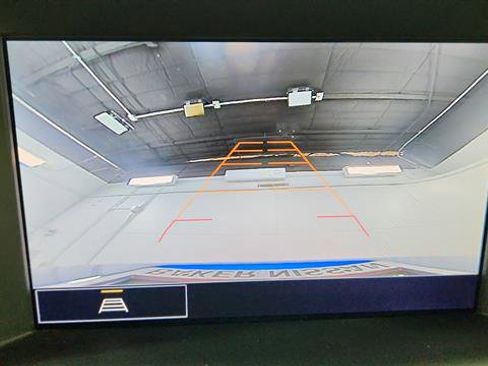 Used 2024 GMC Terrain SLT image 15