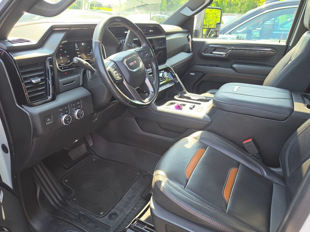 Used 2024 GMC Sierra 2500 AT4 w/ AT4 Preferred Package AWD/4WD image 15