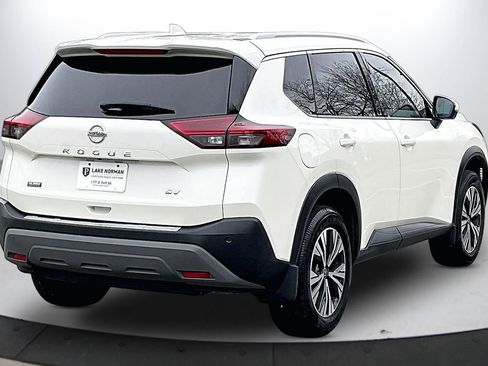 Used 2021 Nissan Rogue SV w/ Premium Package image 9
