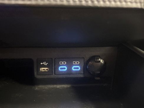 Used 2022 Toyota Highlander LE image 21