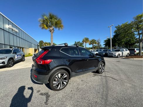 Used 2023 Volvo XC40 B5 Plus w/ Protection Package Premier image 18