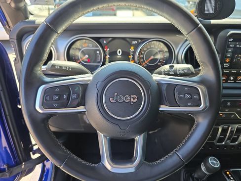 Used 2018 Jeep Wrangler Unlimited Sahara AWD/4WD image 25