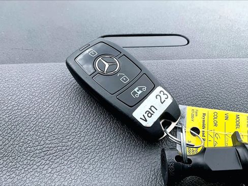 Used 2022 Mercedes-Benz Sprinter 2500 image 15