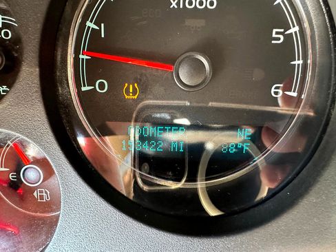 Used 2010 Chevrolet Tahoe LT image 16