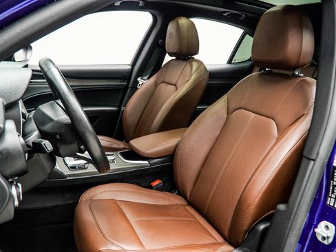 Used 2022 Alfa Romeo Stelvio Ti image 34