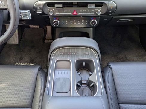 Certified 2026 Hyundai Palisade Calligraphy FWD image 18