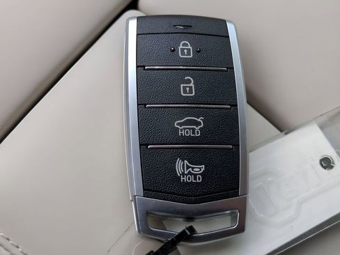 Used 2022 Genesis G90 5.0 Ultimate image 30