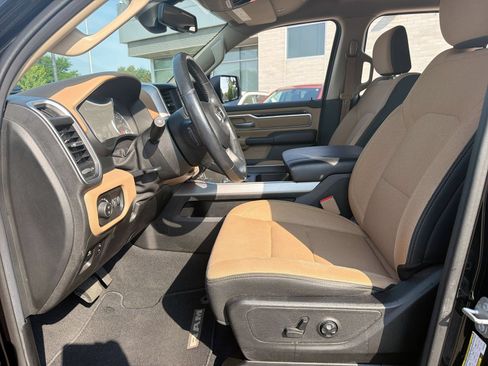 Used 2019 RAM 1500 Big Horn AWD/4WD image 11