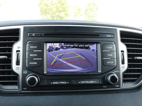 Used 2019 Kia Sportage LX FWD image 9