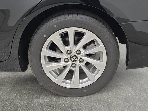 Used 2021 Toyota Camry LE FWD image 30