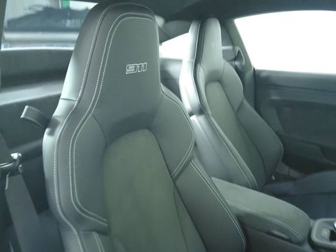 Used 2023 Porsche 911 Dakar image 7