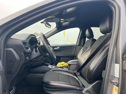 Used 2024 Ford Escape ST-Line image 11