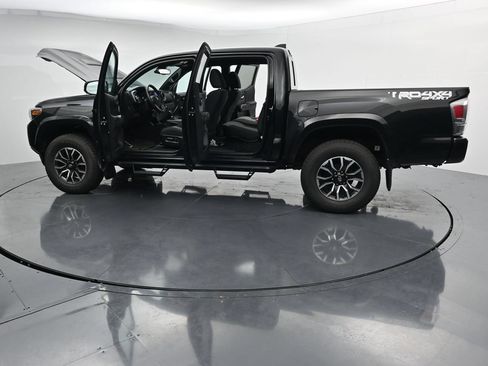 Used 2023 Toyota Tacoma TRD Sport AWD/4WD image 28