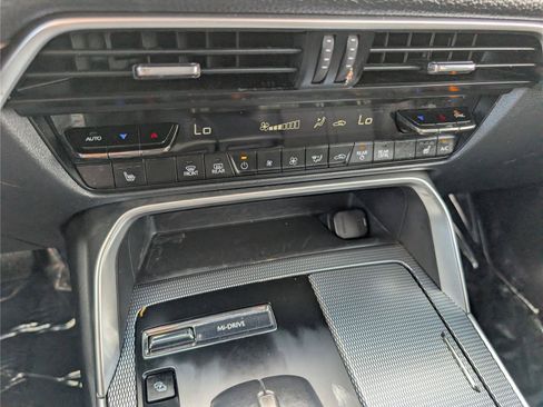 Used 2024 MAZDA CX-90 Plug-In Hybrid w/ Preferred AWD/4WD image 29