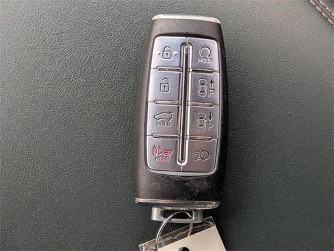 Used 2023 Genesis GV70 2.5T w/ Advanced Package image 34